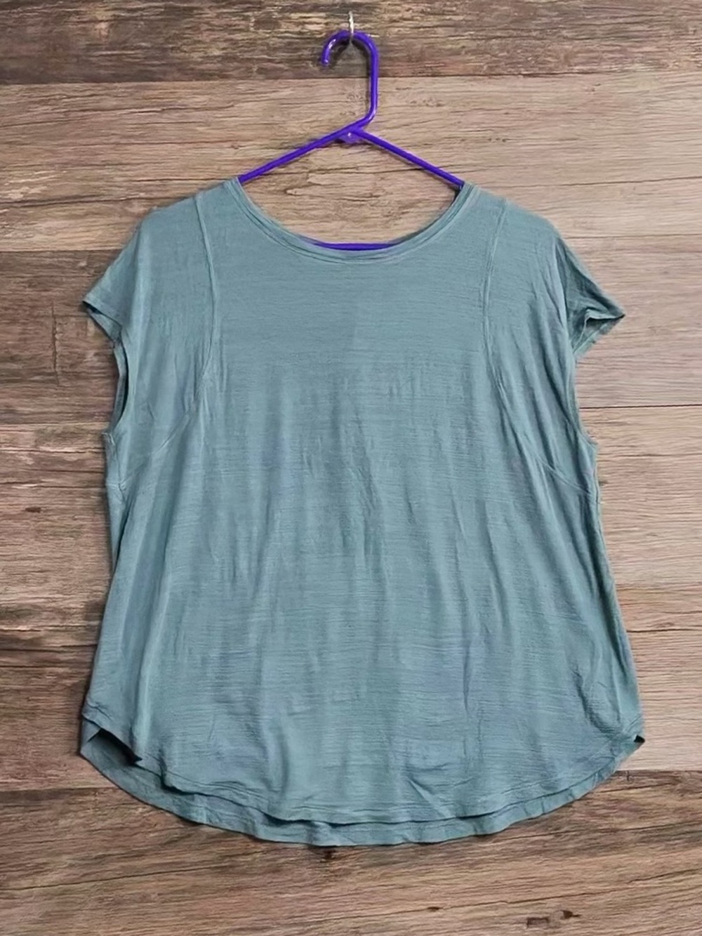 all in motion Short Sleeve Scoop Neck Top in Sage Green